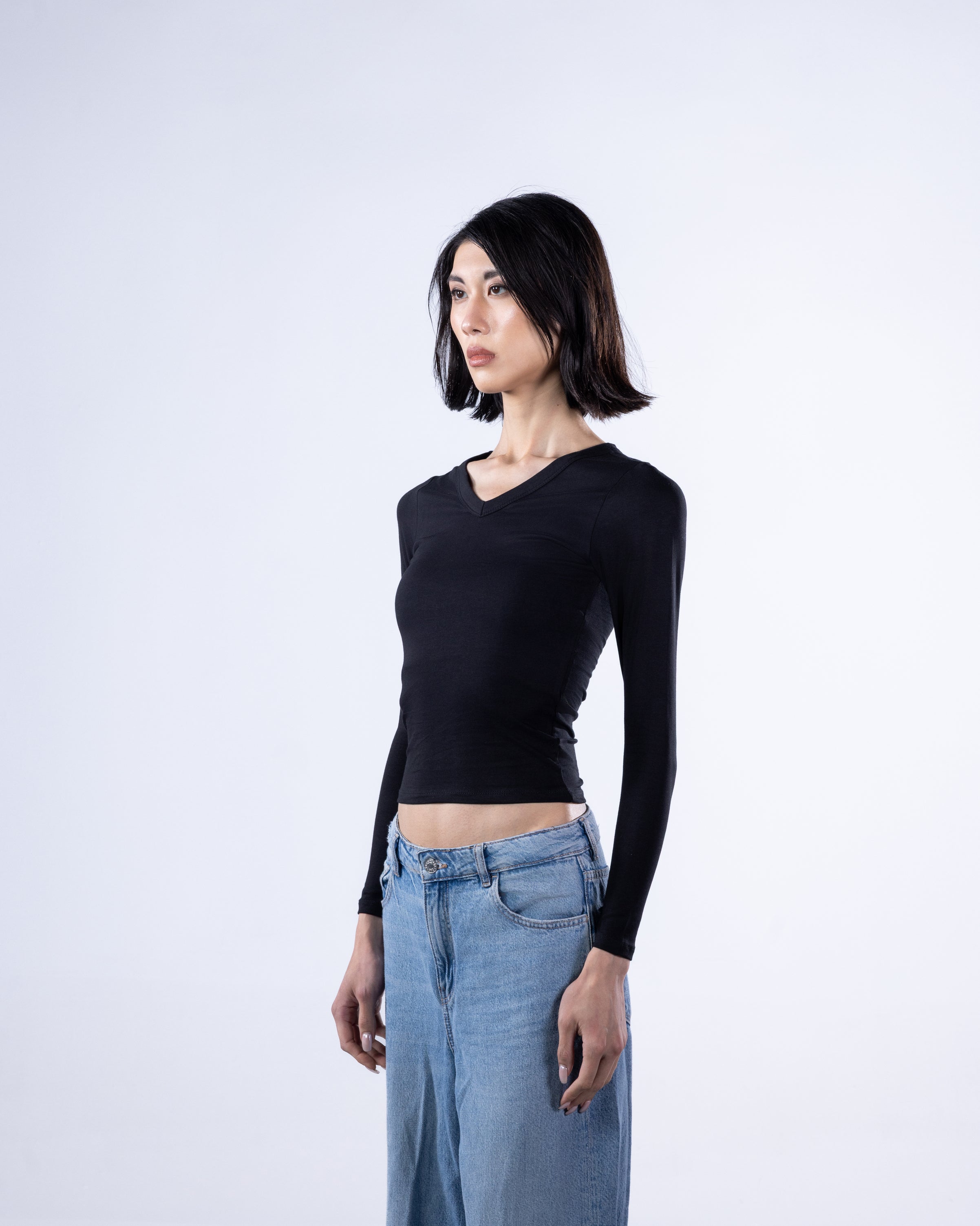 V-NECK LONG SLEEVE COTTON TOP - BLACK