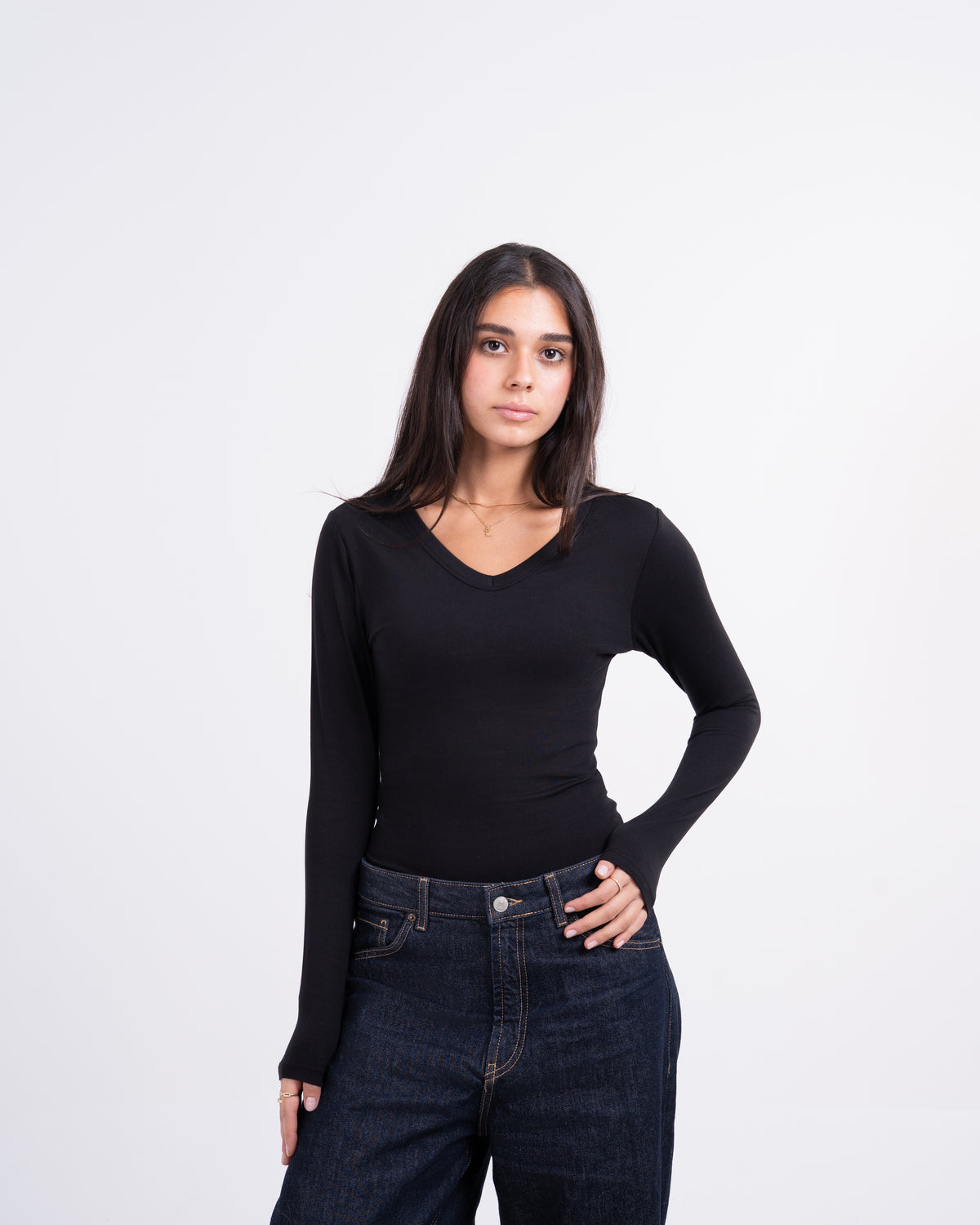 V-NECK LONG SLEEVE COTTON TOP - BLACK