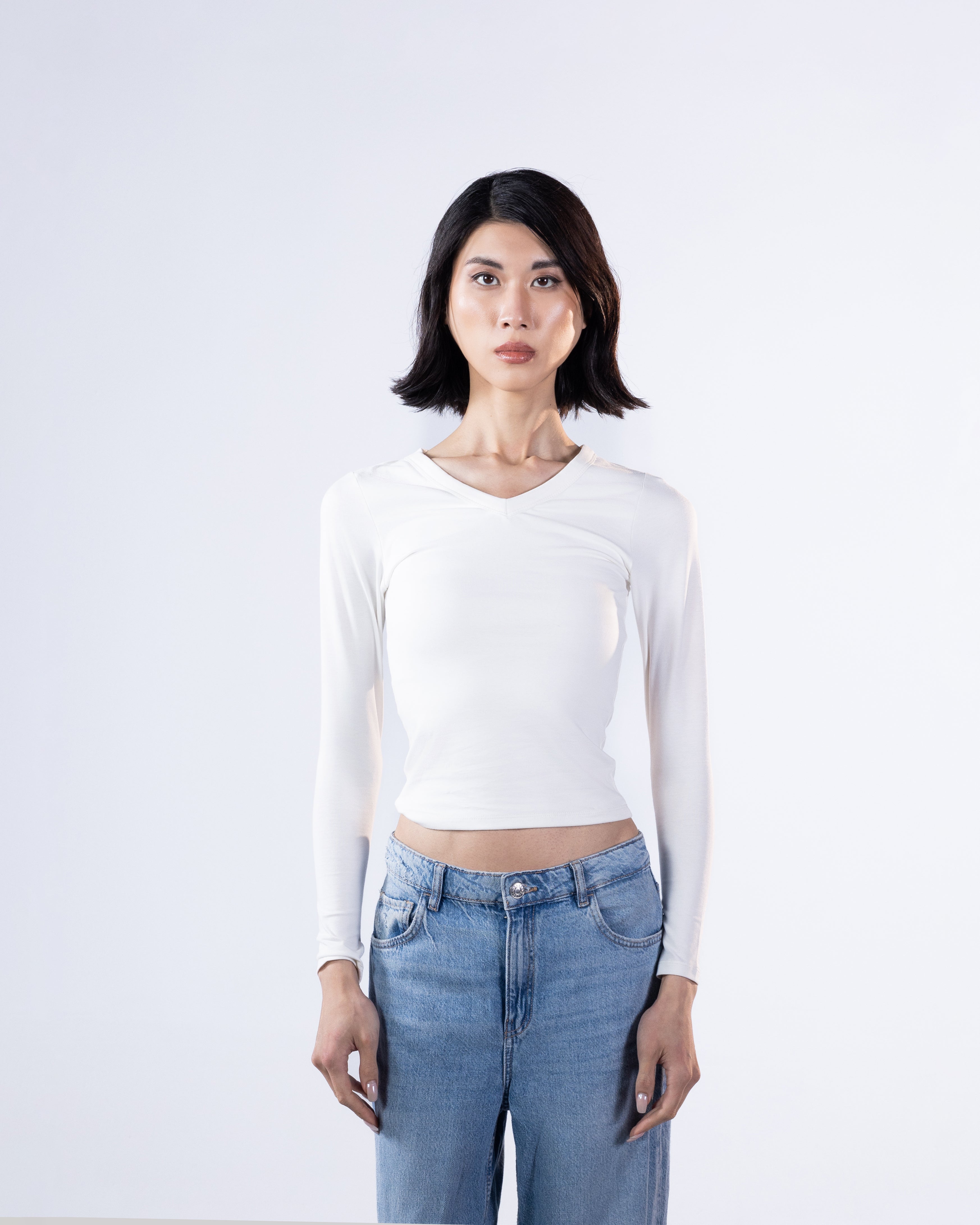 V-NECK LONG SLEEVE COTTON TOP - WHITE