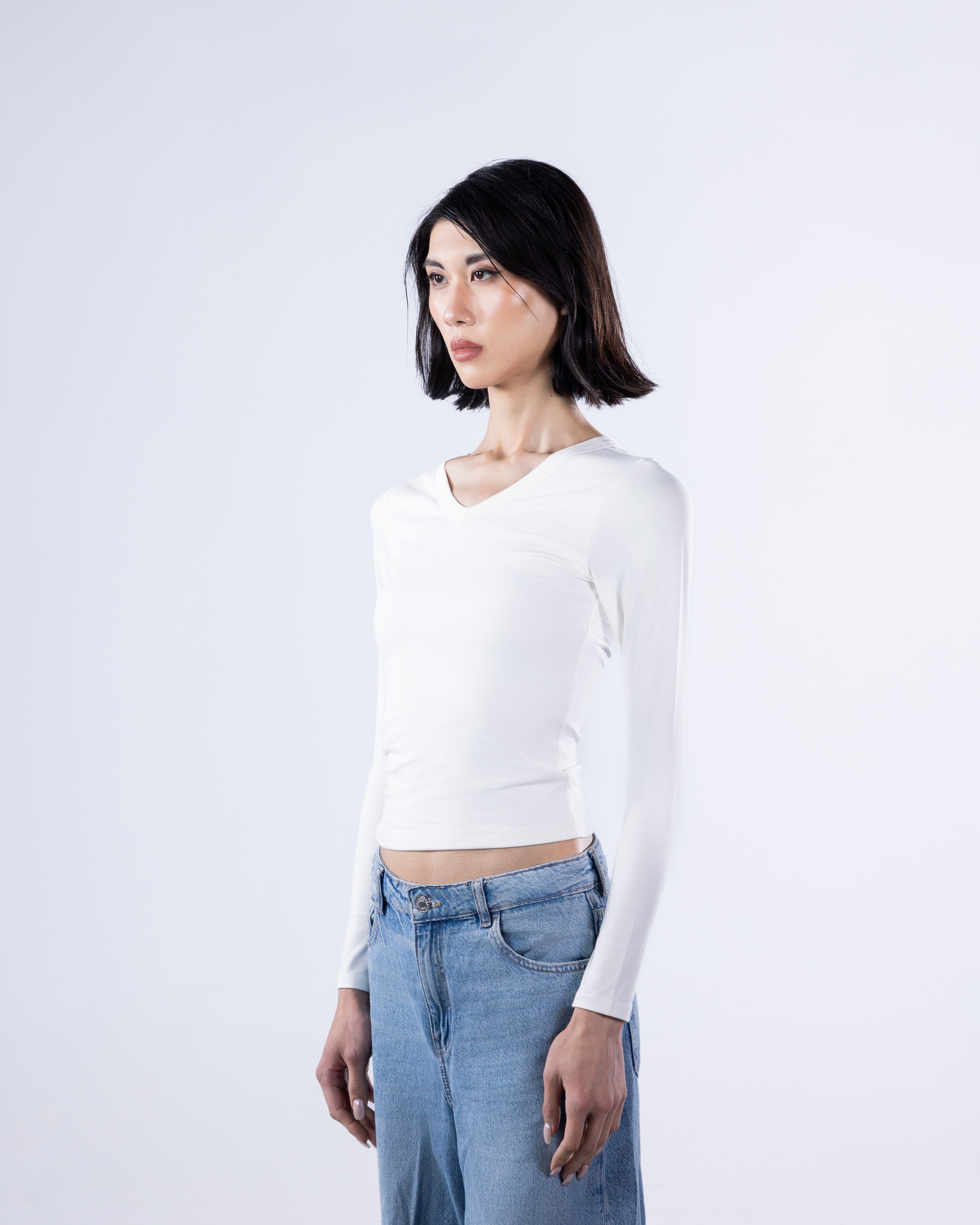 V-NECK LONG SLEEVE COTTON TOP - WHITE