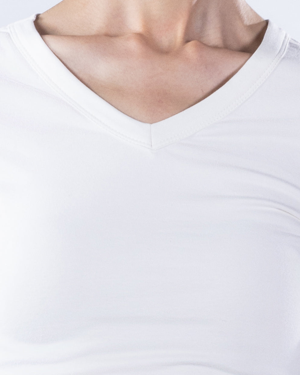 V-NECK LONG SLEEVE COTTON TOP - WHITE