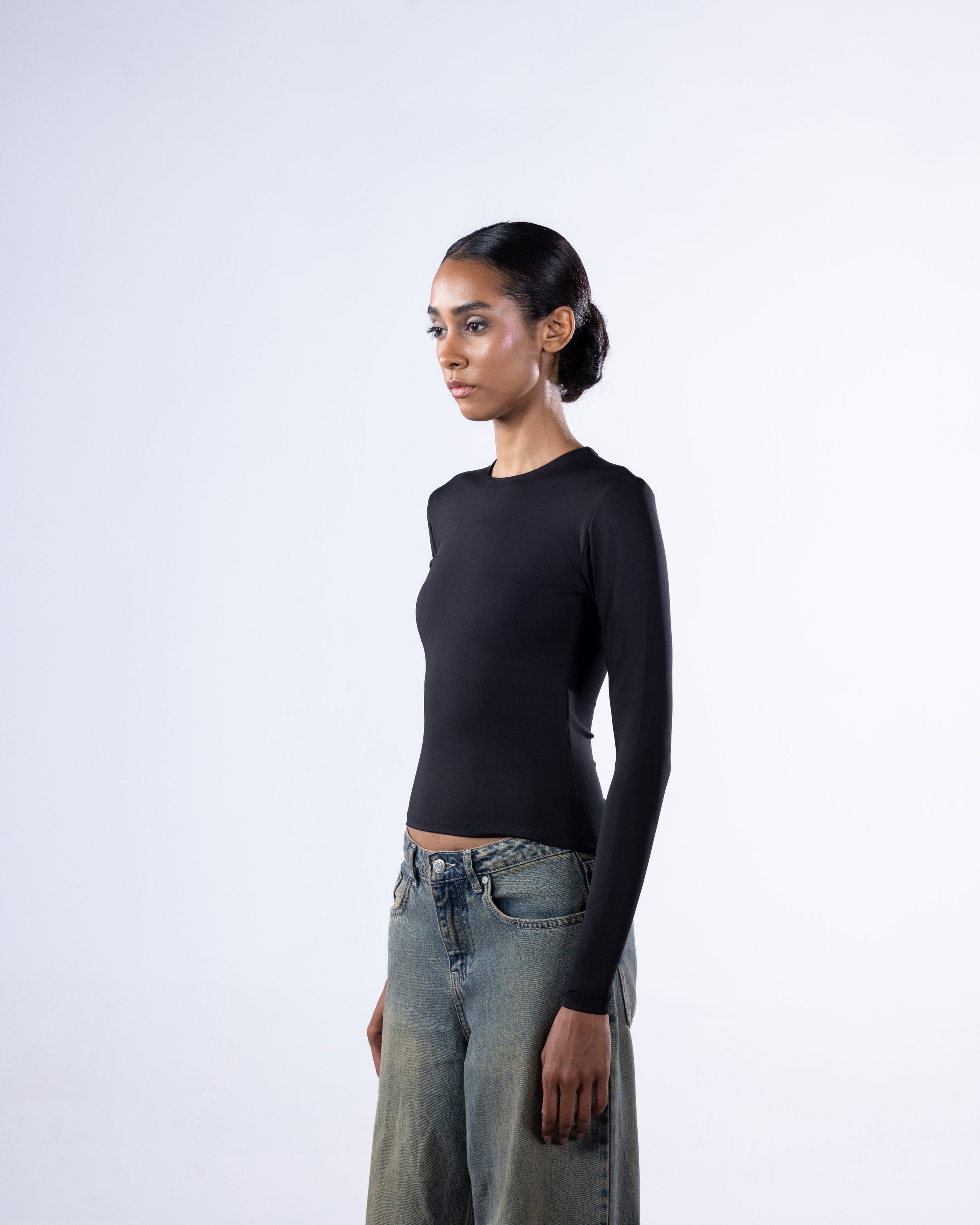 ROUND AERO CONTOUR LONG SLEEVE TOP - BLACK