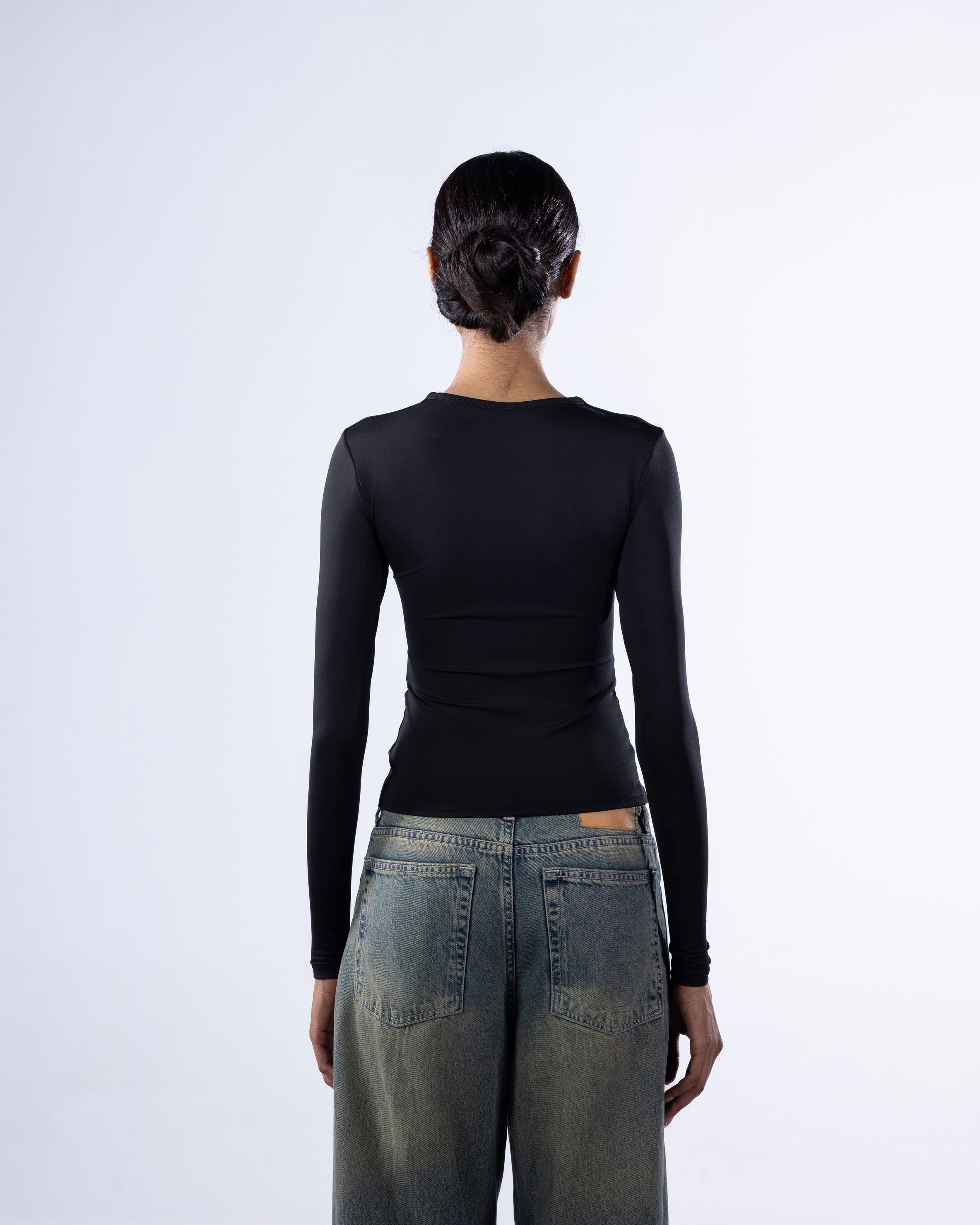 ROUND AERO CONTOUR LONG SLEEVE TOP - BLACK