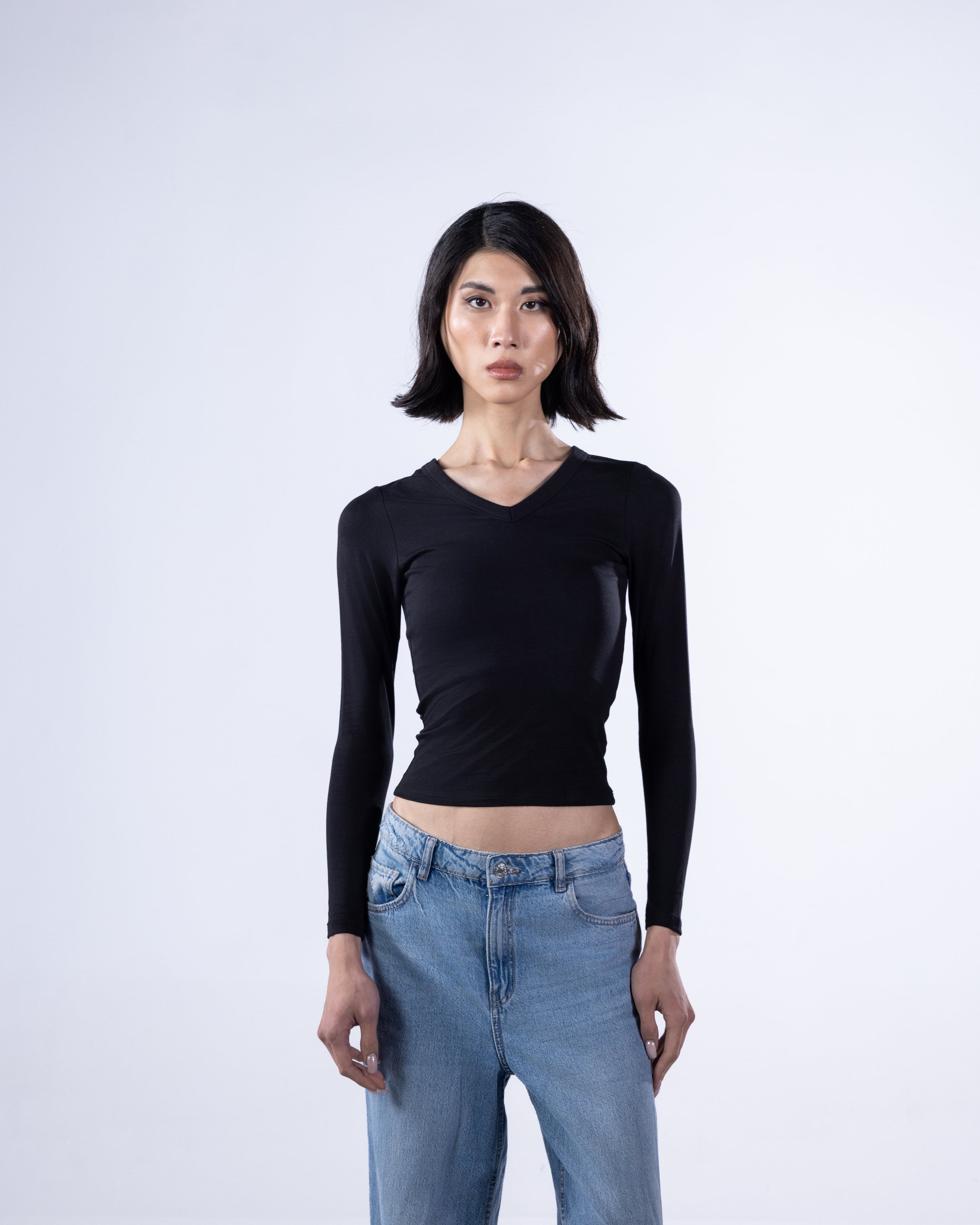 V-NECK LONG SLEEVE COTTON TOP - BLACK