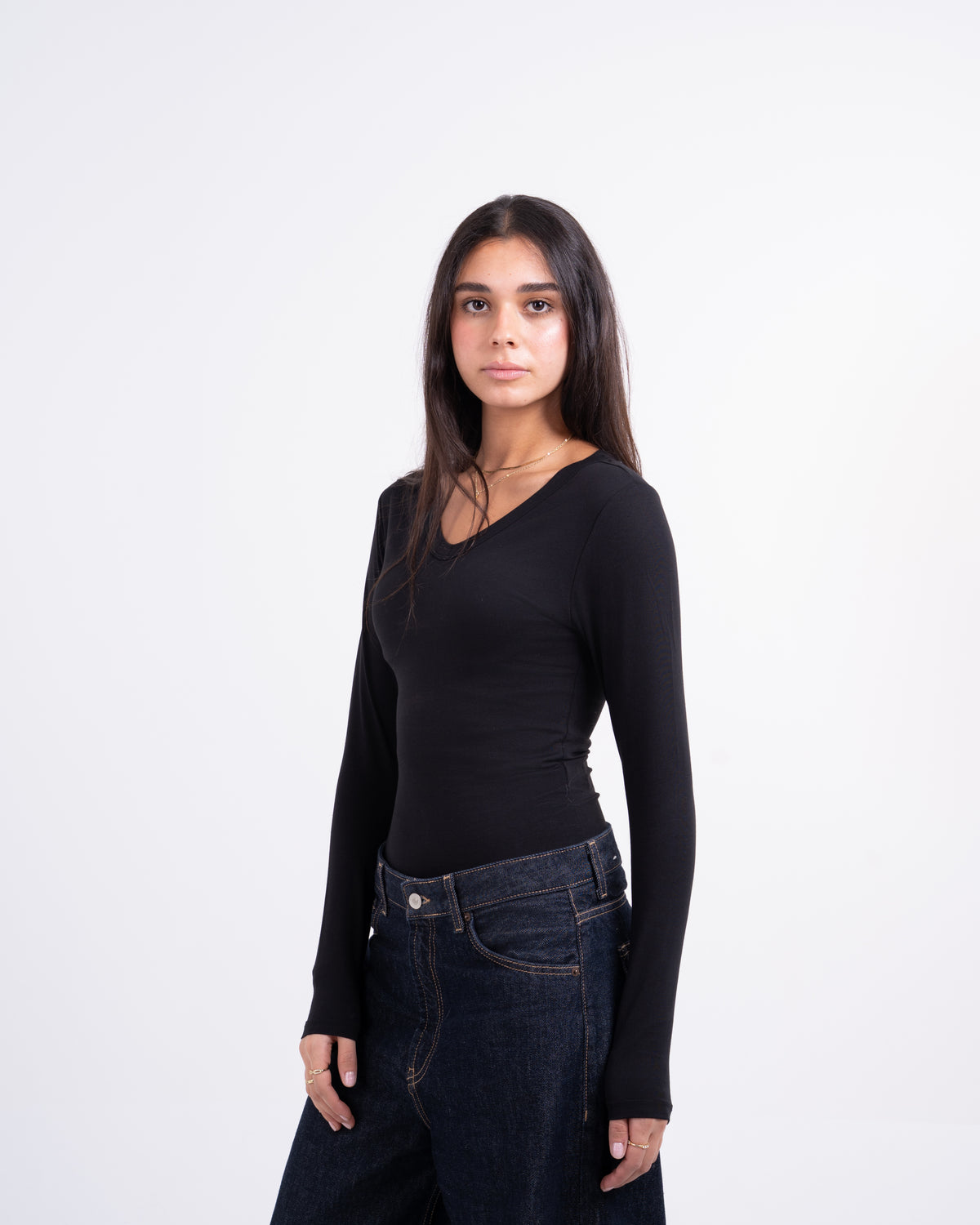 V-NECK LONG SLEEVE COTTON TOP - BLACK