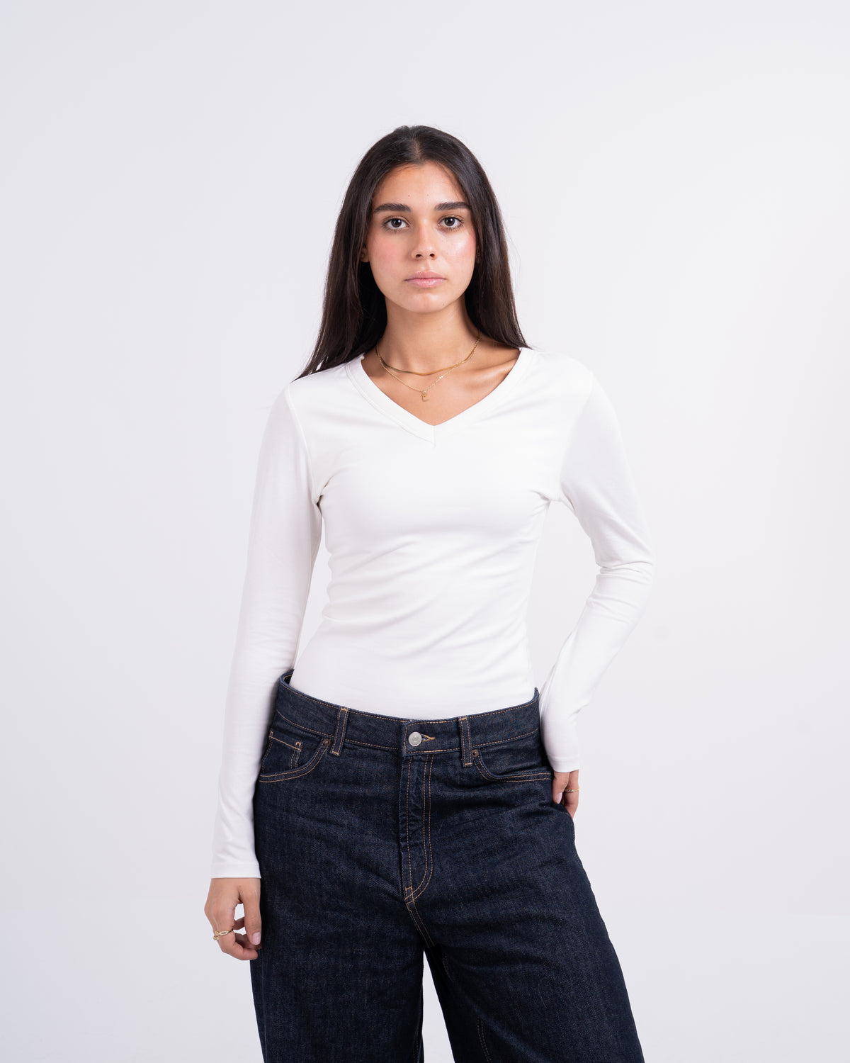 V-NECK LONG SLEEVE COTTON TOP - WHITE